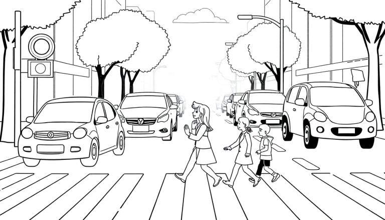 Uma família atravessa uma rua em preto e branco, com carros parados.