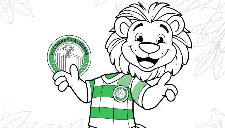 Leão de desenho animado sorrindo e mostrando o polegar para cima, usando camisa listrada verde e branca e segurando um emblema circular. Folhas cinzas e brancas ao fundo.